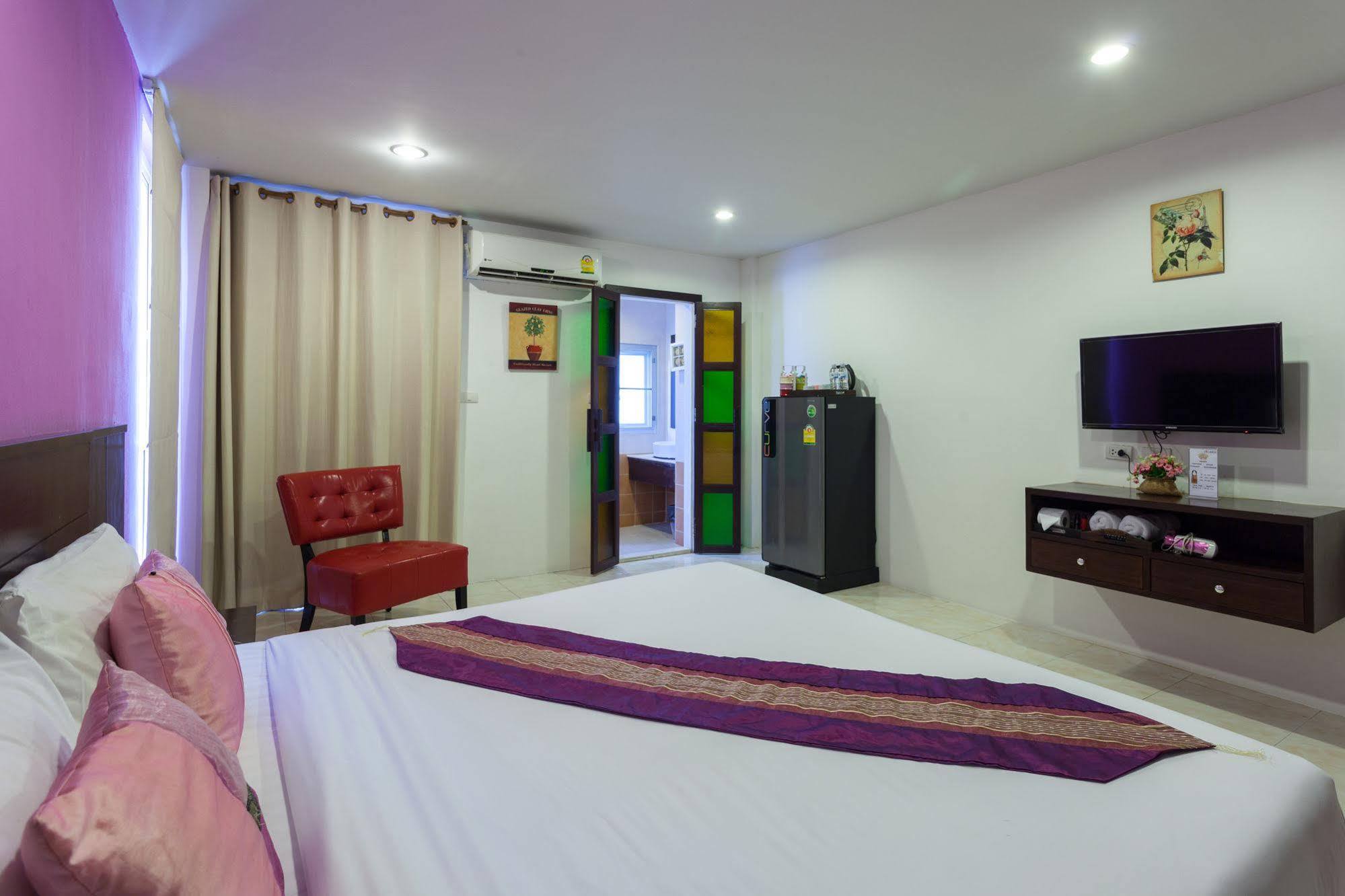 Islanda Boutique Hotel Patong Exterior photo